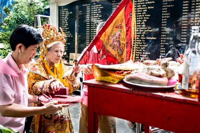 Tips For Travel Photography etiquette in Thailand. Temple Ceremony