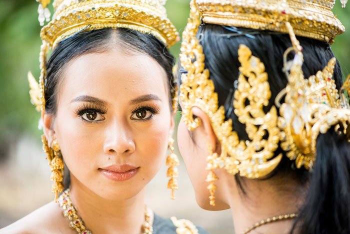 Thai woman in traditional clothing
