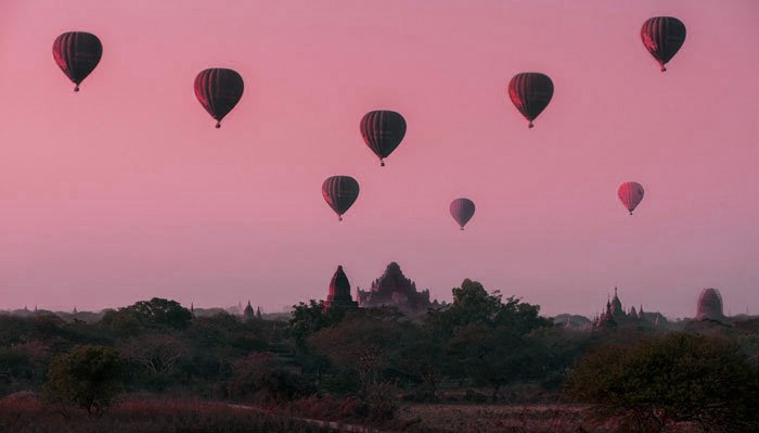 heteluchtballonnen over Bagan, Myanmar kwaliteiten van een goede foto